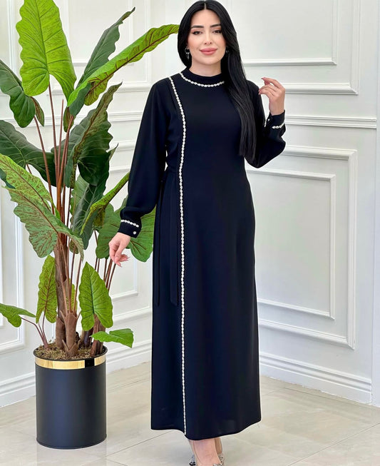 Abaya noire élégante à ornements perlés