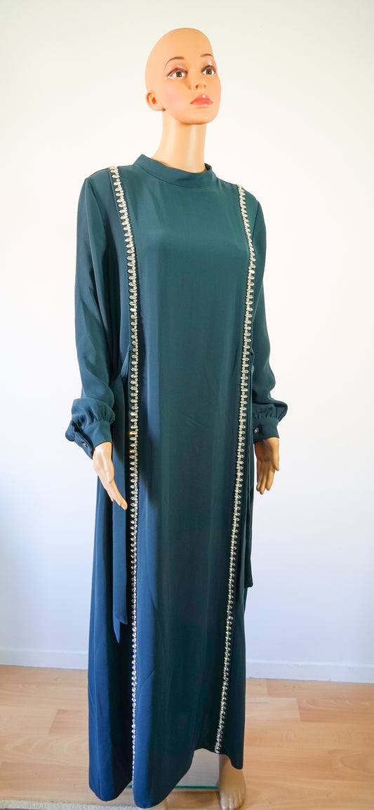 Abaya longue vert émeraude avec broderies de perles argentées