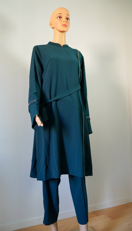 Ensemble tunique et pantalon vert émeraude avec détail strassé