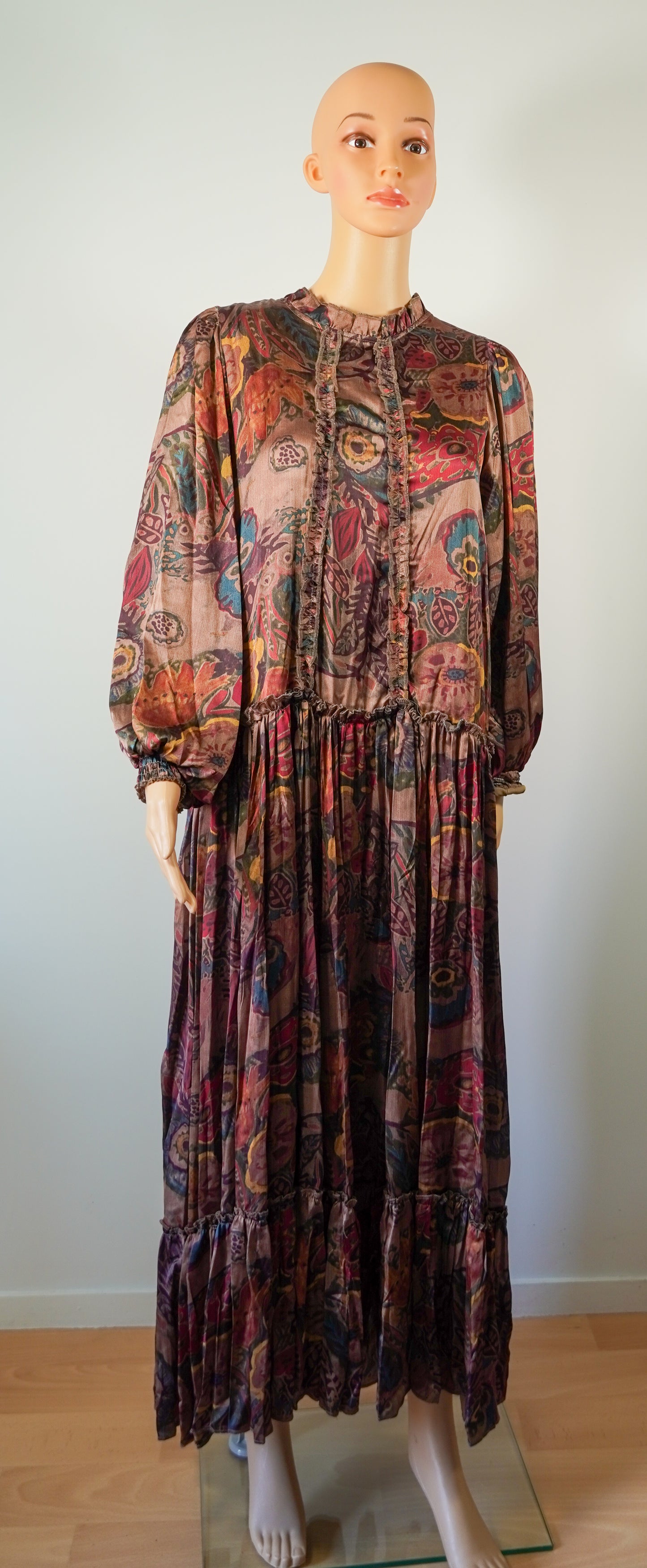 Robe longue bohème à imprimé floral – style vintage fluide