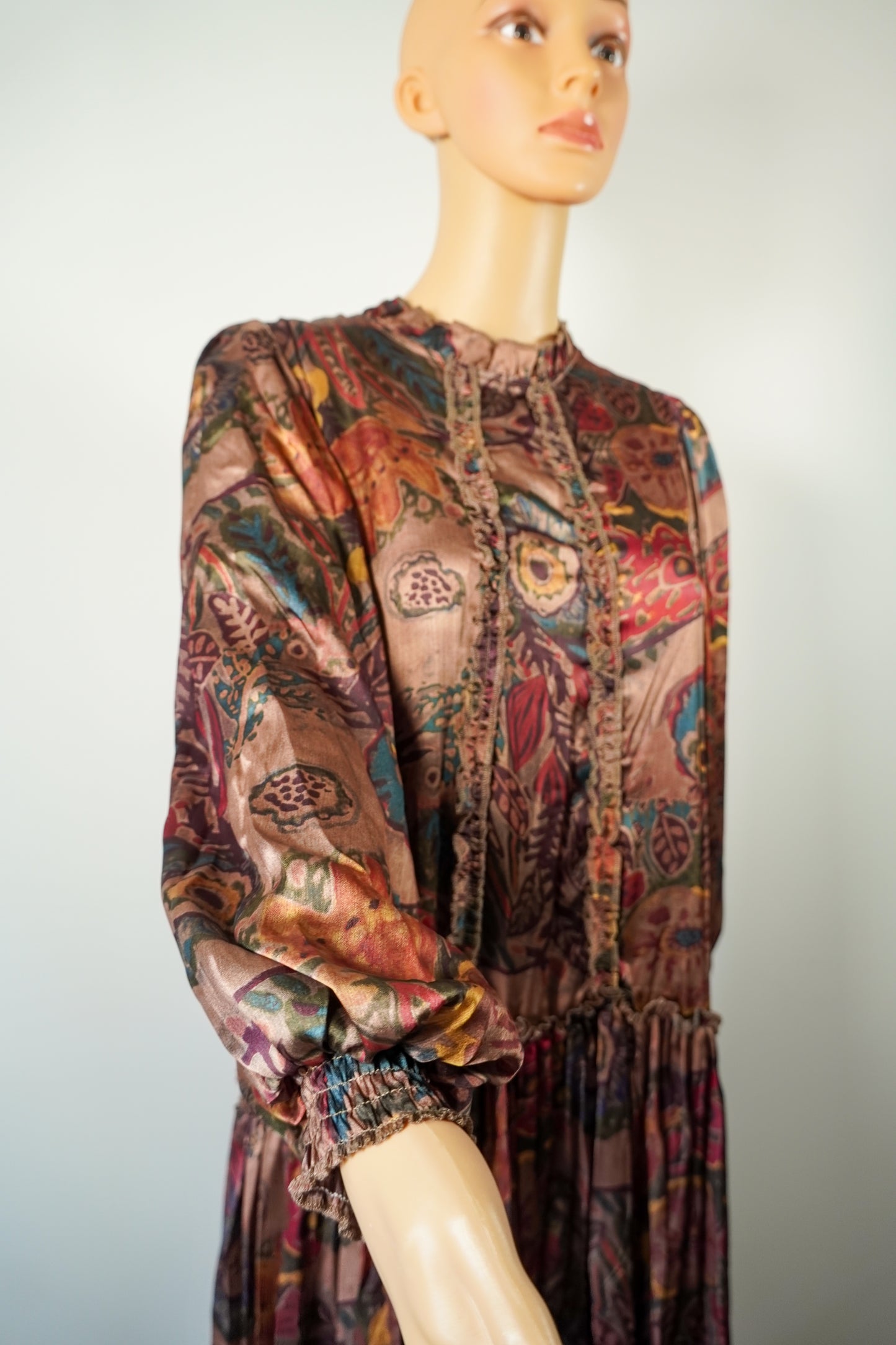 Robe longue bohème à imprimé floral – style vintage fluide