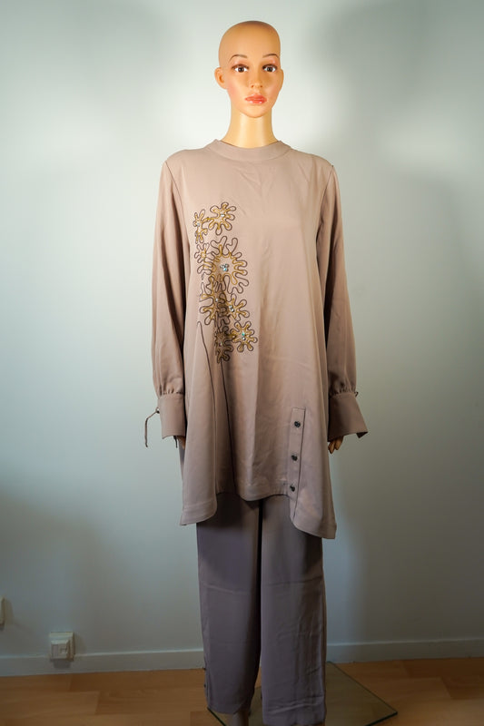Ensemble deux pièces femme avec tunique longue brodée et pantalon fluide
