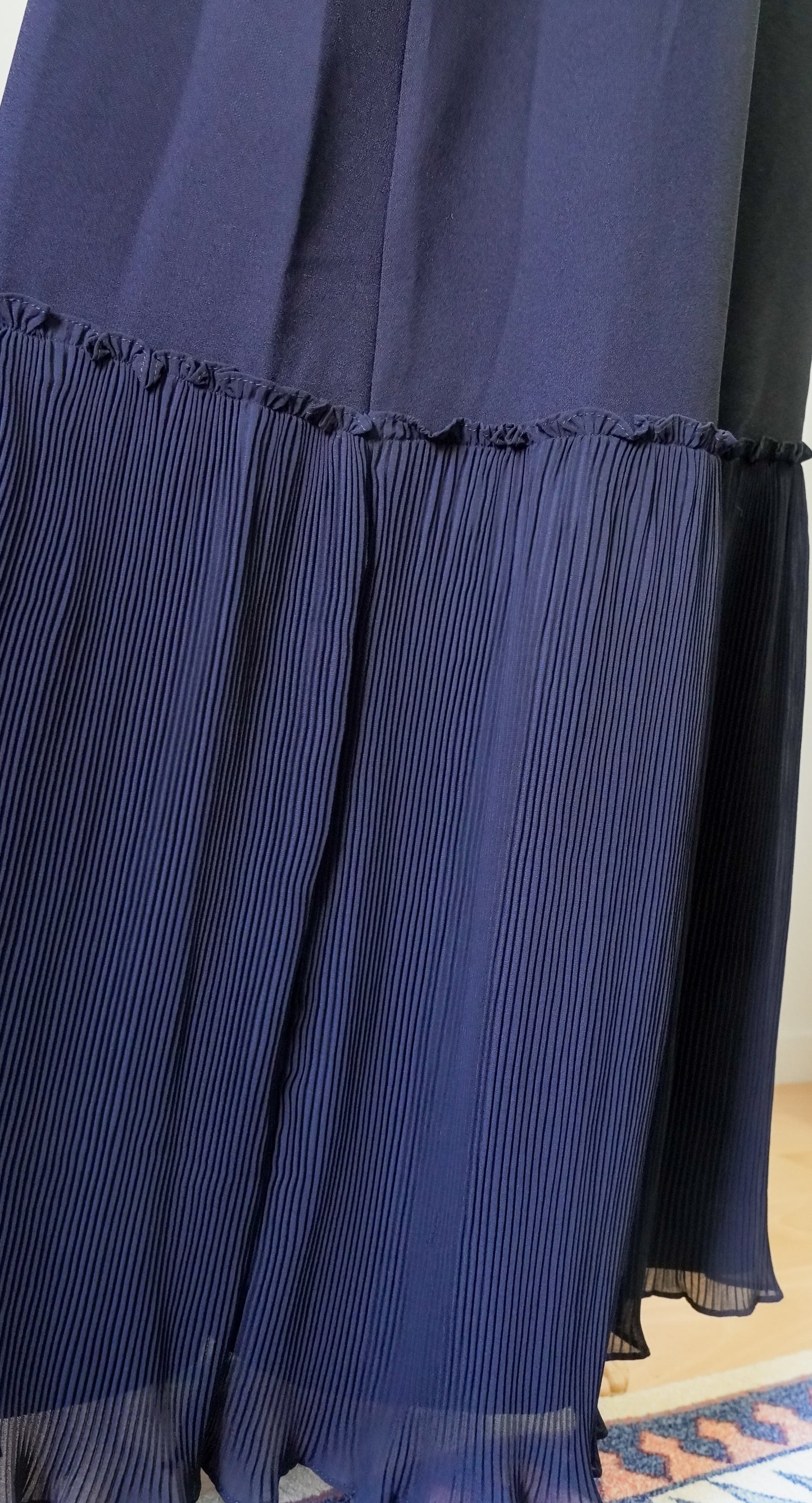 Abaya fluide avec manches plissées et bas volanté