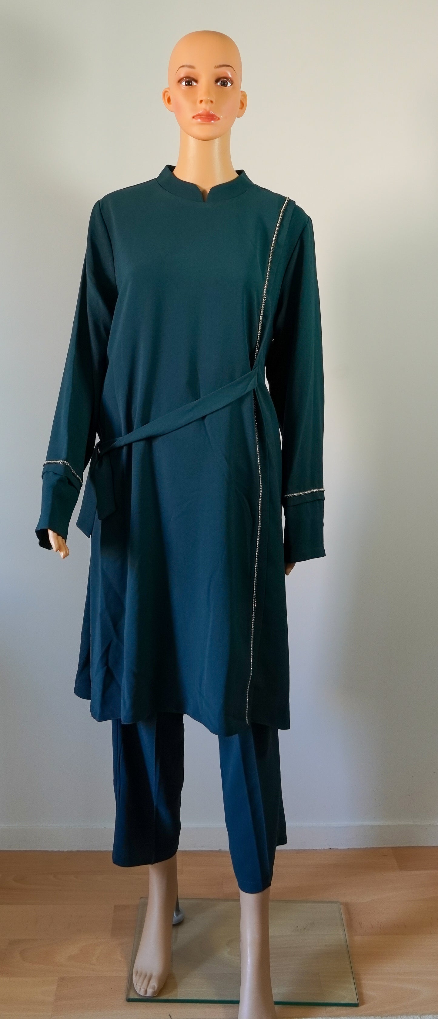 Ensemble tunique et pantalon vert émeraude avec détail strassé