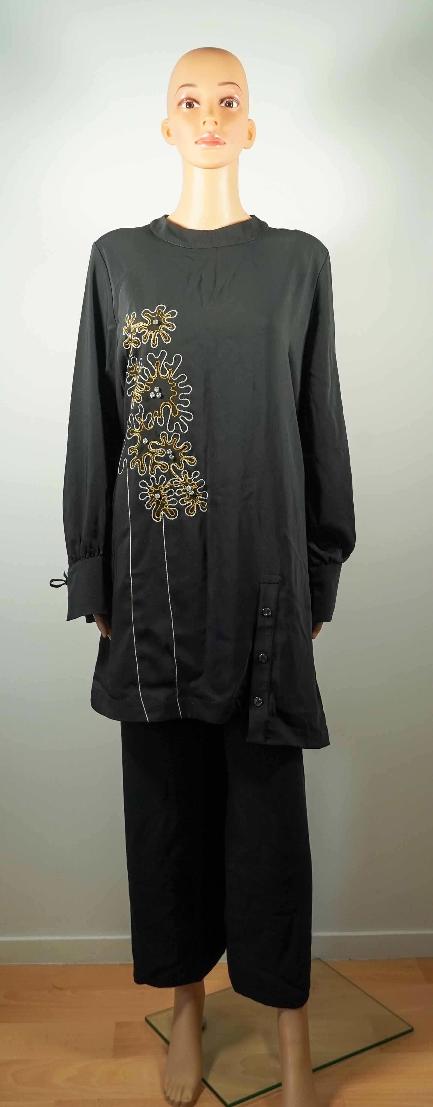 Ensemble deux pièces femme avec tunique longue brodée et pantalon fluide