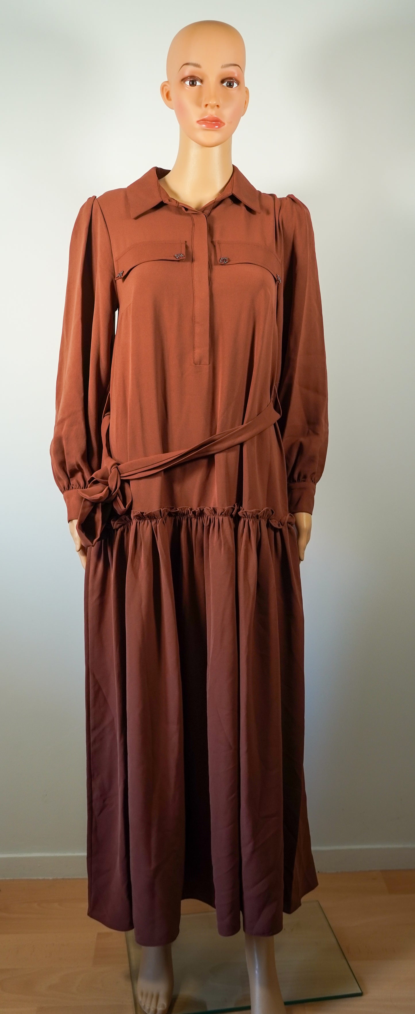 Kemerli uzun kahverengi elbise