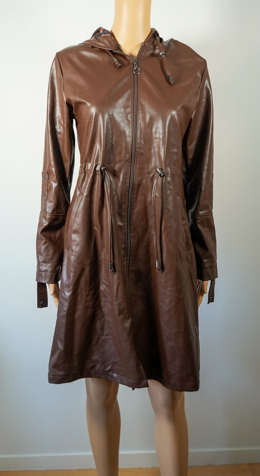 Veste longue à capuche en similicuir marron